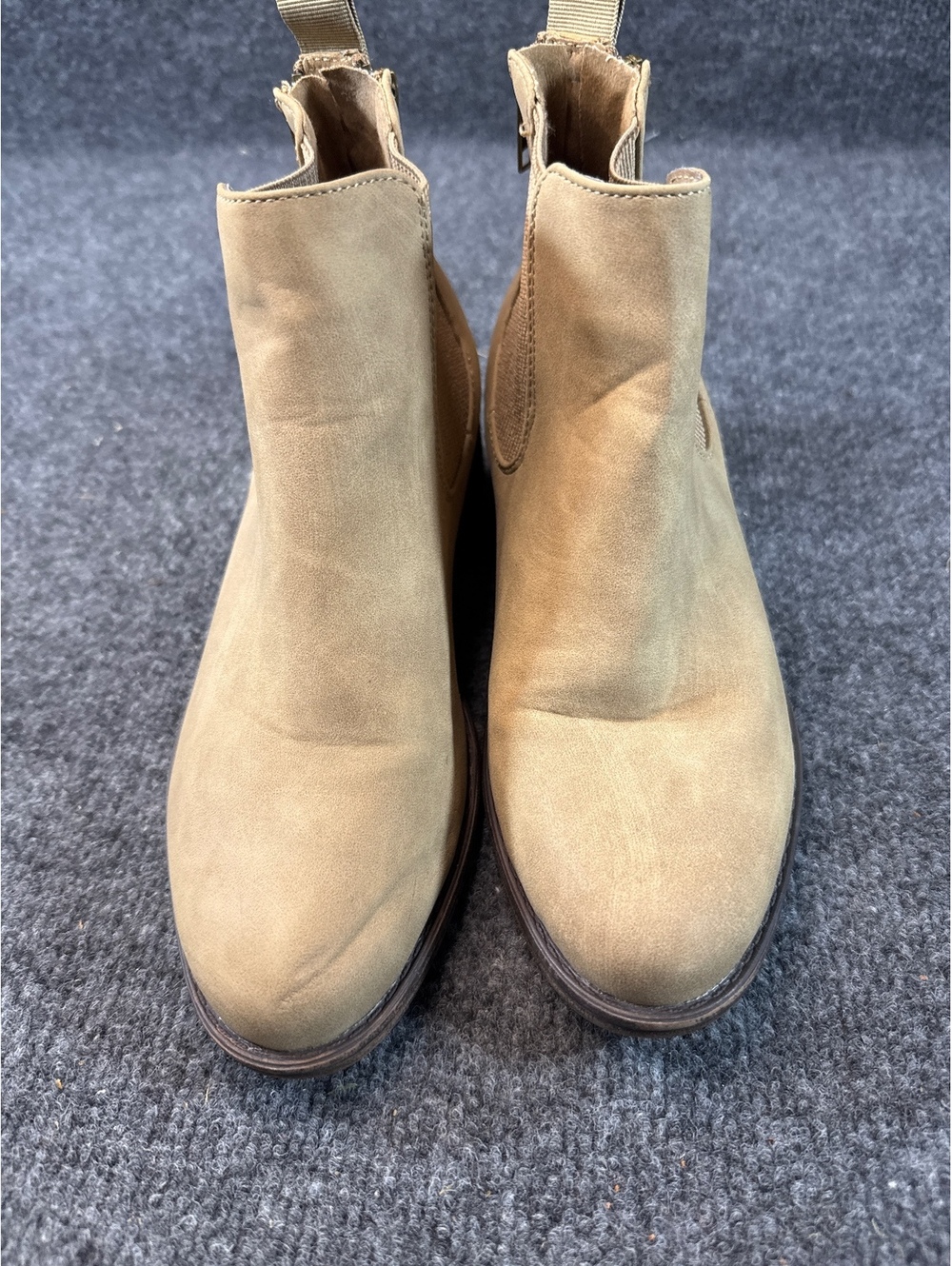 Pierre Dumas Women’s Tan Chelsea Ankle Boots Side Zip Low Heel size 7